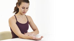 How Laser Treatment Helps Reduce Pain and Inflammation Naturally